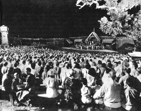 audience at play