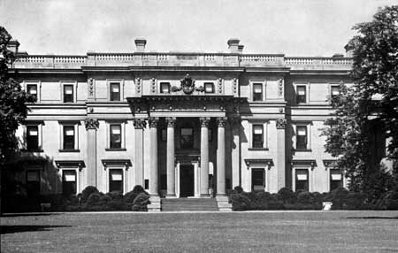 Vanderbilt Mansion