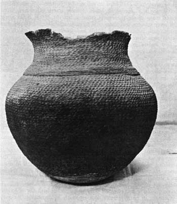 Corrugated cooking pot