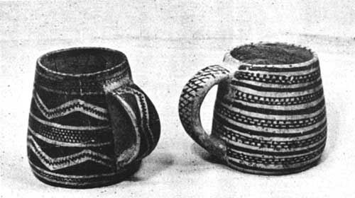 Mesa Verde-style pottery mugs